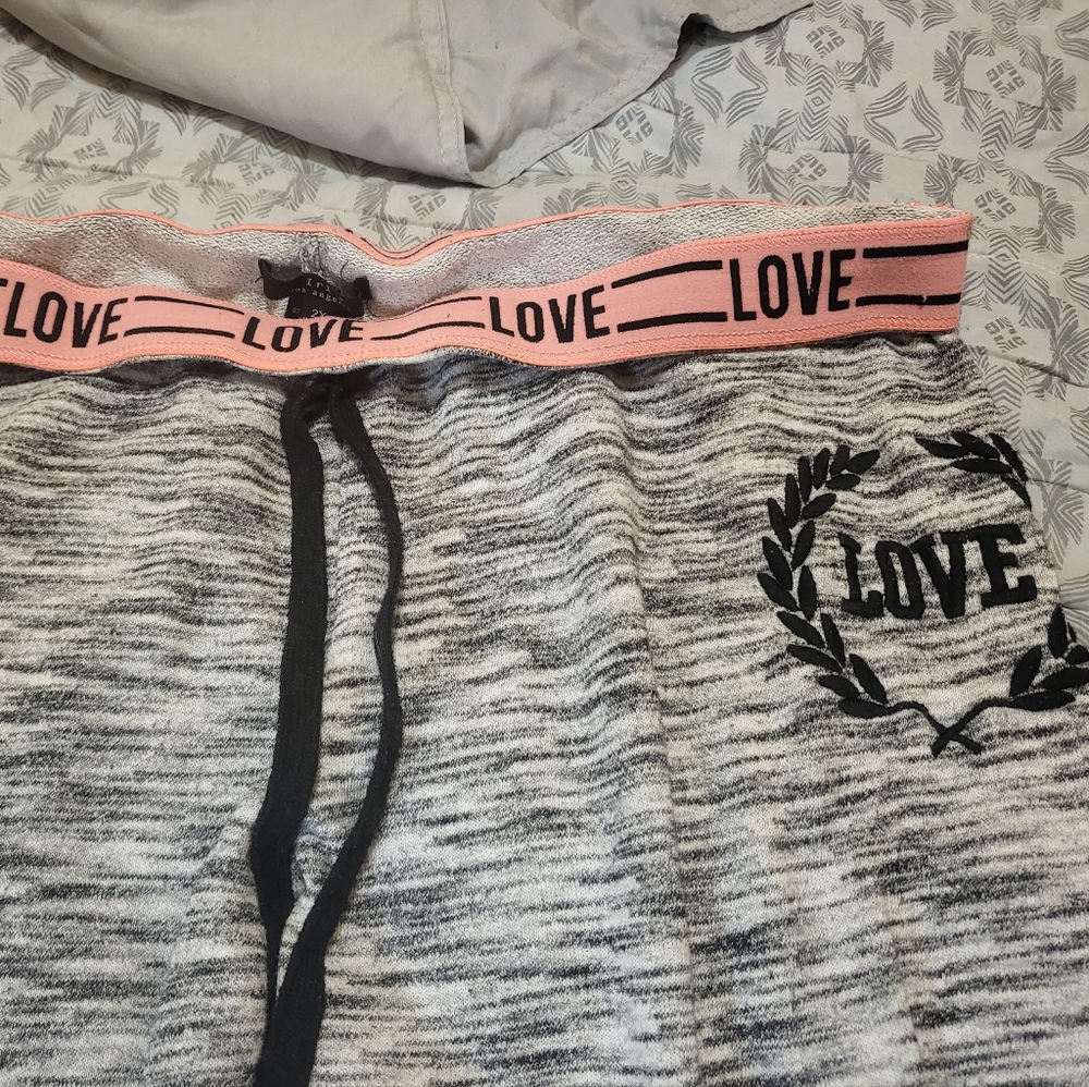 Sweatpants - Picture 2 of 3